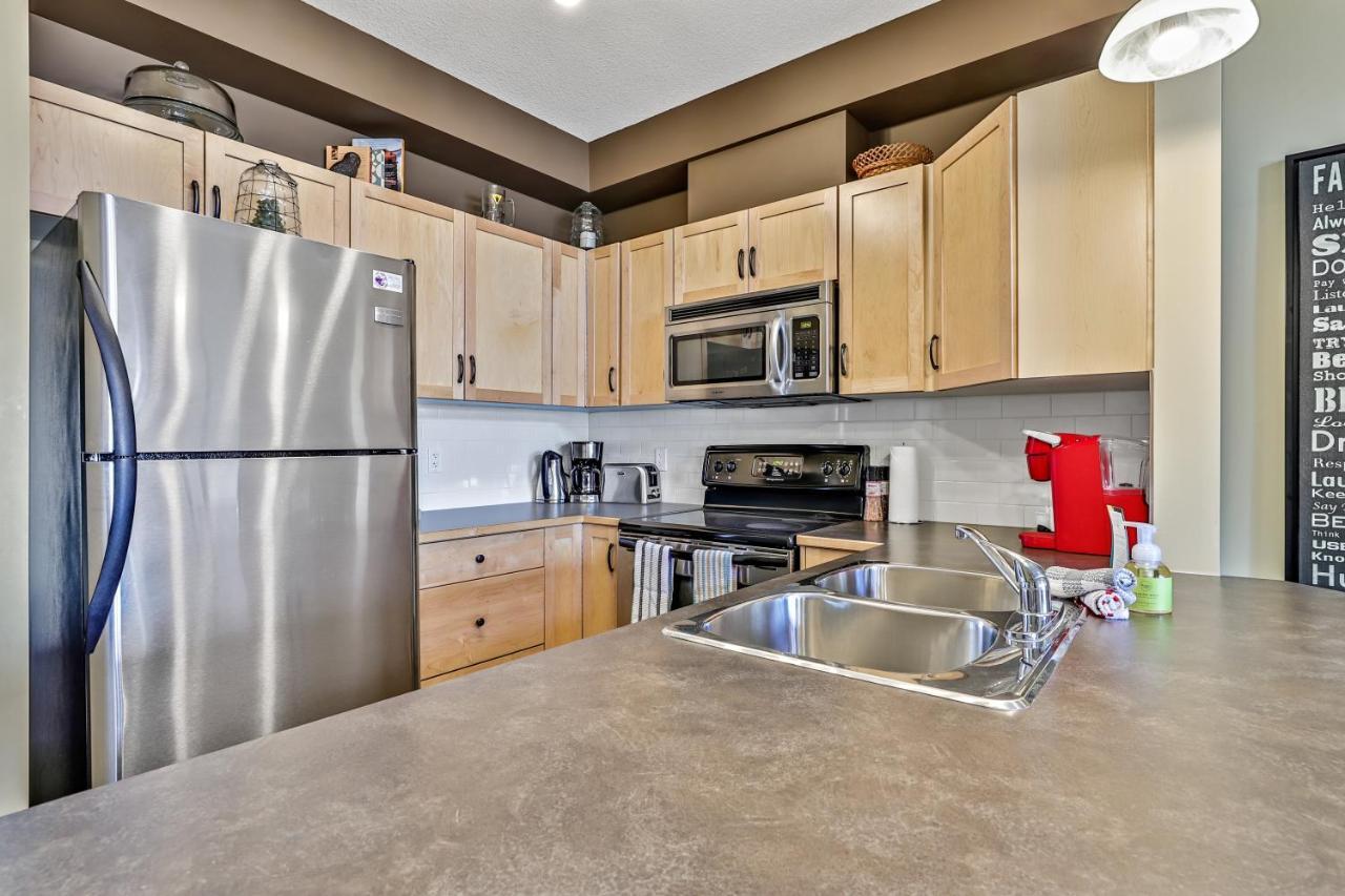 Spectacular Mountain View Corner Unit Pool Hot Tub Park Pass Apartment Canmore Exterior foto
