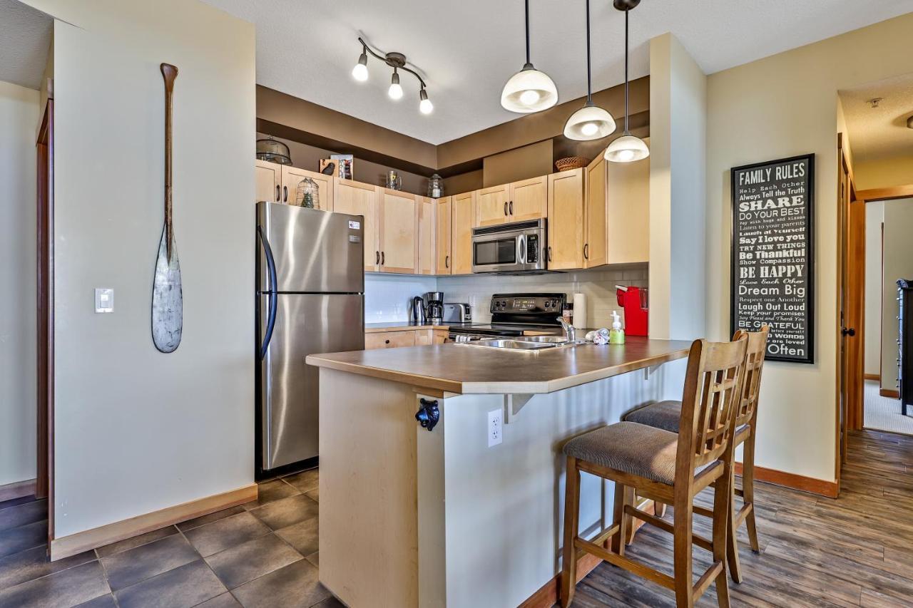 Spectacular Mountain View Corner Unit Pool Hot Tub Park Pass Apartment Canmore Exterior foto