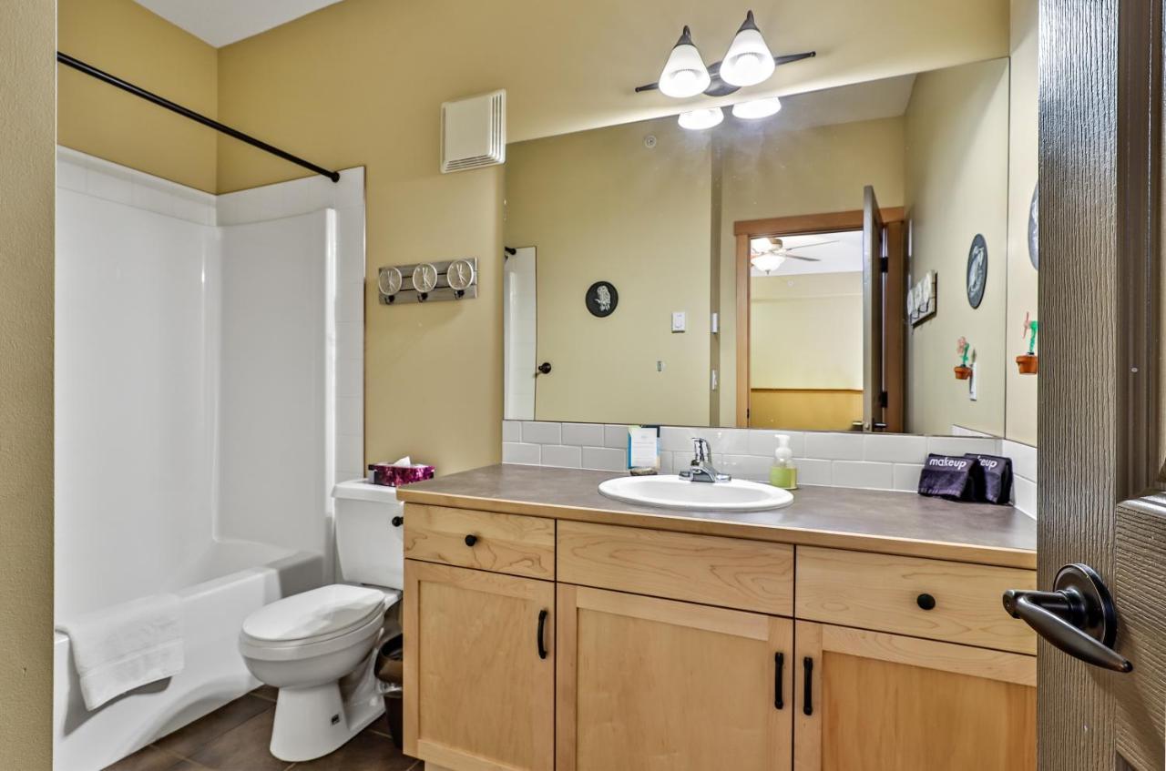 Spectacular Mountain View Corner Unit Pool Hot Tub Park Pass Apartment Canmore Exterior foto